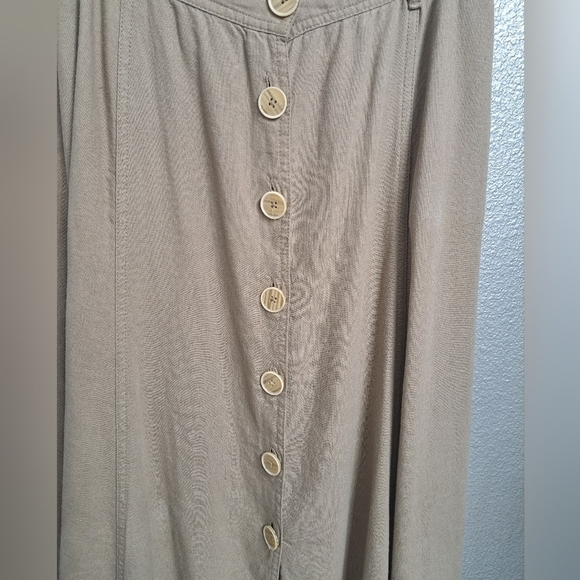 Vintage Erika Linen Button Up Midi Skirt With Detailed Hem - Picture 7 of 10